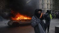 Протести обхващат Европа заради поскъпването на живота, на места се стигна до сблъсъци