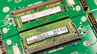 Samsung очаква изостряне на кризата с AI чипове, остави инвеститорите в неведение за дивидентите
