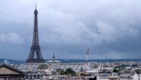 Богатите французи се въздържат от инвестиции в страната, обмислят да заживеят в чужбина
