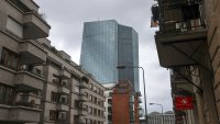 ЕЦБ предупреди, че по-високите лихви създават риск за пазарната стабилност