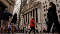 Сесията на Wall Street започва с понижения под натиска на високите лихви и поскъпващия петрол*