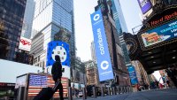 Coinbase се върна към печалбата за първи път от година въпреки спад на приходите