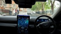 "Такси Волт" планира да тества автономни таксита в България през 2028 г.