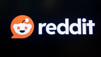 Цената на акциите на Reddit се срина с близо 25% само за два дни