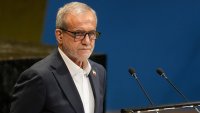 Търговията на Иран спада, Хаменей призова за намаляване на зависимостта от долара