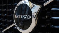 Производителят на камиони Volvo AB отчита подобрено търсене в Северна Америка и Европа