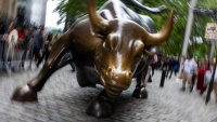 Бонусите на Wall Street ще нараснат с повече от 7% през тази година