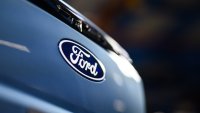 Специализираните пикапи помагат на Ford да засенчи прогнозите при продажбите