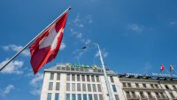 Швейцарската централна банка изненада с пауза в паричната си политика