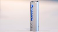 Panasonic ще увеличи производствения си капацитет за електромобилни батерии с 10%
