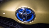 Toyota иска да омилостиви критиците заради своя муден преход към чист транспорт