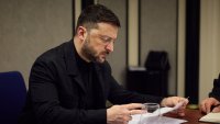 Зеленски подписа указ, позволяващ провеждането на парада в Москва на 9 май