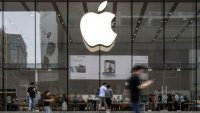 Apple разочарова със скромни прогнози за растеж въпреки силните тримесечни резултати