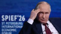 Украйна атакува Санкт Петербург преди срещи на Зеленски във Великобритания