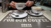 Coca-Cola води последни преговори в опит да спаси продажбата на Costa