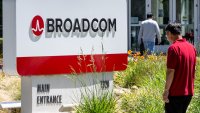 Акциите на Broadcom вървят към най-големия си ценови спад заради разочароващи прогнози