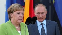 Ангела Меркел критикува ЕС, че не говори с Русия, но отказва да води този разговор