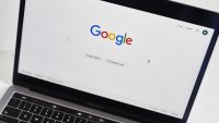 Британски съд блокира космическата руска глоба за Google