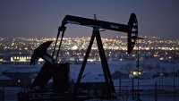Москва дава рекордни субсидии на петролните компании, докато рафинериите им горят