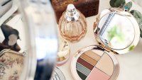 Estee Lauder продължава да среща трудности във възстановяването на бизнеса си