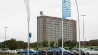 Германски политик: ЕС трябва да помисли за повишаване на митата върху китайските коли