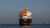 Ормузкият проток е отворен въпреки твърденията на Иран, твърди морска организация