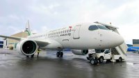 Пристигна шестият нов самолет Airbus A220-100 на „България Еър“