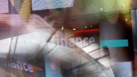Stoxx 600 затвори с понижение в петък, но отчита четвърти пореден месечен ръст