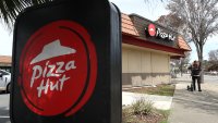 Собственикът на Pizza Hut продава веригата пицарии за 2,7 млрд. долара
