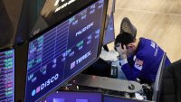 S&P 500 и Nasdaq затварят със загуби за втора поредна сесия под натиска на петрола