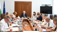 Кабинетът оставя социалните партньори да договарят минималната заплата всяка година