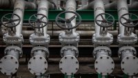 Дефлацията на рисковата премия при петрола определя търговията на световните стокови борси