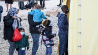 ЕС затяга процедурите за предоставяне на убежище и разпределя бежанците