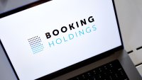 Разочароващата прогноза на Booking доведе до най-големия ѝ борсов спад от 20 месеца