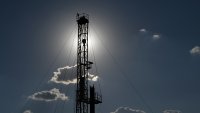 Петролът поевтинява в очакване на ново развитие в Ормуз*
