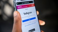 Новите мерки за защита на тийнейджърите във Facebook и Instagram ще важат само за САЩ