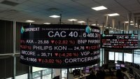 Европейските акции се понижиха рязко в сряда до няколкомесечни дъна