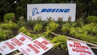 Boeing предлага 30% увеличение на заплатите на протестиращите работници