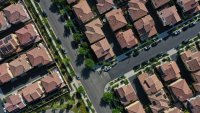 Предстоящите продажби на жилища в САЩ спадат до тригодишно дъно през август