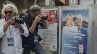 Съперниците на Льо Пен набират скорост, докато политическите лидери предупреждават за хаос