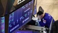 Wall Street финишира със загуби седмицата след силните данни за трудовия пазар