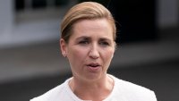 Неизвестен нападател атакува датския премиер Мете Фредериксен