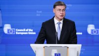 Еврокомисарят по икономиката: Европа може да се сблъска със стагфлационен шок