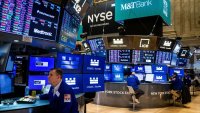 Опасенията на Фед за инфлацията развали настроенията на Wall Street