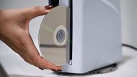 Sony слага край на ерата на дисковете с игри - но какво всъщност променя това?