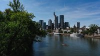 Нагласите сред германските инвеститори растат леко през септември