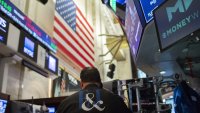 Wall Street отваря с опит за възстановяване сред поредицата от загуби*