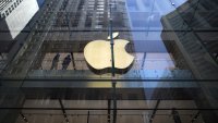 Apple обвинява веригата за доставки и икономиката за проваленото празнично тримесечие