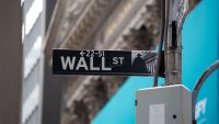 Wall Street започва сесията на червено с поглед върху корпоративните отчети*