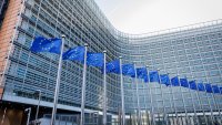 ЕК облекчава правилата за ESG отчетност за мениджърите на активи